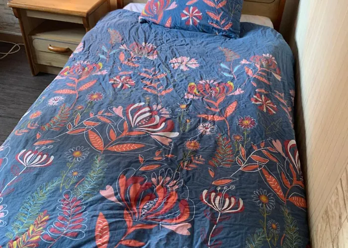 Chambre 4 Avec Un Lit Simple